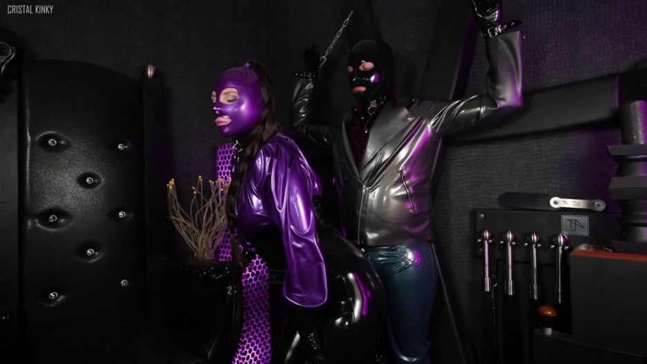 Cristal Kinky Rubber Dоll Teаsing Bound Chаstity Cagеd Rubber Sub